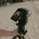 Canon представила новую беззеркальную камеру **Canon R50V